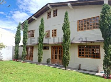 Casa · 271m² · 3 Habitaciones · 3 Estacionamientos · Casa de Venta en San Isidro del Inca