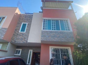 Casa de 4 habitaciones, Machala · En Venta Casa de 3 Plantas Machala