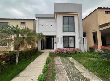 Casa · 128m² · 3 Habitaciones · Venta de Casa en Villa Club Etapa Estelar, Av Leon Febrescordero, Daule