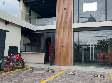 Local comercial , Quito · Local Duplex con Suite en Puembo
