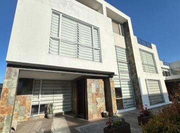 Casa de 5 habitaciones, Quito · En Venta Hermosa Casa Urb de Lujo Campo Alegre - Alta Seguridad