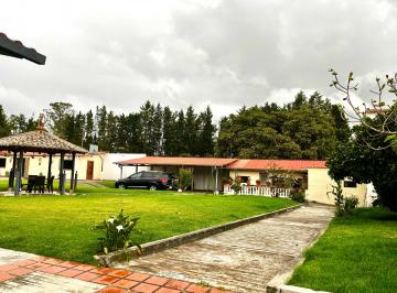 Quinta vacacional de 4 habitaciones, Quito · Quinta en Venta
