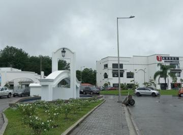 Local comercial · 49m² · 1 Estacionamiento · Local Comercial con Parqueo Cubierto en Urb. Terranostra. J. m