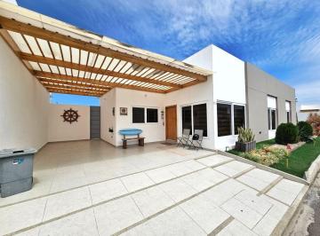 Casa de 4 habitaciones, Salinas · Vendo Hermosa y Amplia Casa en Conjunto Privado Exclusivo