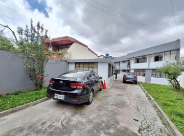 Casa · 295m² · 5 Habitaciones · 3 Estacionamientos · Casa Rentera de 295 m² en Venta, con 3 Unidades de Vivienda, San Bartolo