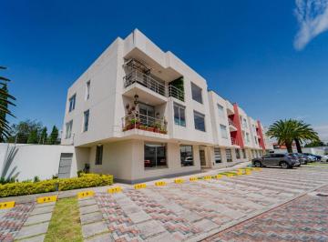 Departamento de 2 habitaciones, Quito · Departamento Dúplex Seminuevo | La Armenia 2