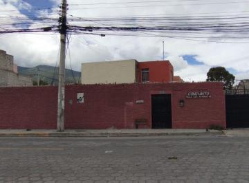 Casa de 3 habitaciones, Quito · Venta Casa Mitad del Mundo
