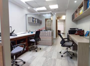 Oficina comercial , Quito · Venta Oficina de Lujo, Edificio Colonia. 6 Áreas de Oficinas, 4 Parqueaderos. 218 m² Precio: $340.000