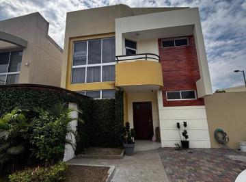 Casa · 141m² · 3 Habitaciones · Urbanizacion Belo Horizonte Via La Costa