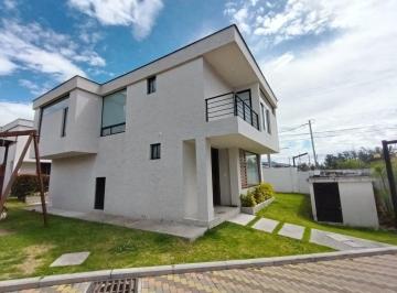 Casa · 145m² · 3 Habitaciones · 2 Estacionamientos · Sector La Armenia - Guangopolo. Casas en Venta a Estrenar, 145 m con Balcón