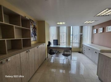Consultorio de 1 habitación, Quito · Arriendo Consultorio Clinica Pichincha Amoblado Centro Norte con Parqueadero 43 m