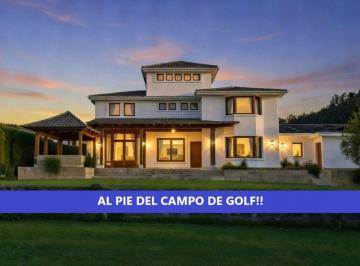 Casa de 4 habitaciones, Quito · Hermosa Casa de Venta Al Pie del Campo de Golf en El Club Los Chillos!