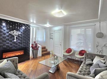 Casa · 197m² · 3 Habitaciones · 2 Estacionamientos · Vendo Casa Dentro de Conjunto en Santa Lucía Alta