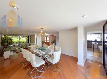 Casa · 445m² · 4 Habitaciones · 4 Estacionamientos · Casa en Venta (Miravalle / Cumbayá)