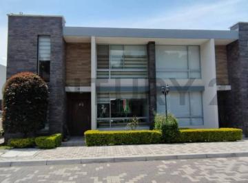 Fachada principal de la casa · Se Vende Amplitud y Exclusividad en Tumbaco: 256 m² en Conjunto Stella