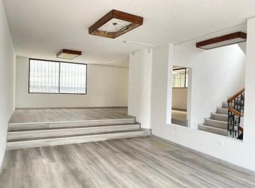 Casa de 5 habitaciones, Quito · Casa Comercial en Alquiler Sector La Carolina