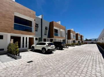 Casa de 3 habitaciones, Quito · Casa de 3 Habitaciones en Venta Tumbaco - 128 m²