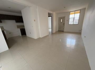 Casa de 4 habitaciones, Daule · Casa de 2 Plantas en Urb La Gran Vittoria– Etapa Rosetta | Frente Al Área Social