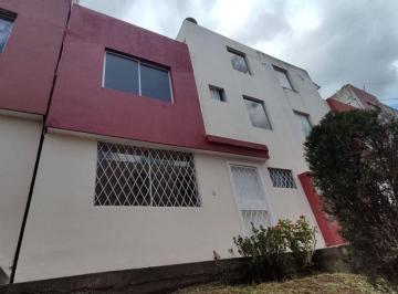 Casa de 3 habitaciones, Quito · Se Vende Casa con Patio y Terraza en Carcelen
