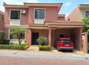 Casa de 3 habitaciones, Guayaquil · Casa con Amplio Patio en Urb. Ciudad Colon - K. Estrella