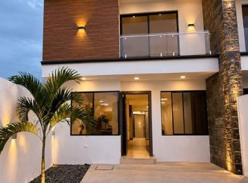 Casa de 3 habitaciones, Santo Domingo · Vivienda en IV Etapa de Urb. Plaza Asturias