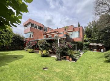 Casa · 590m² · 3 Habitaciones · 4 Estacionamientos · Casa de Lujo con Amplio Terreno de Venta en Tanda - Nayon Dentro de Urbanizacion Privada