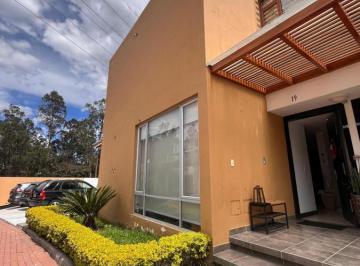 Casa · 230m² · 3 Habitaciones · 2 Estacionamientos · Linda Casa Amoblada Renta