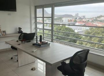 Oficina comercial , Guayaquil · Oficina Comercial Remodelada y Amplia, de Dos Niveles, Edificio en Los Ceibos, Av Leopoldo Carrera