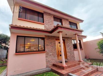 Casa · 250m² · 5 Habitaciones · 2 Estacionamientos · Venta de Casa Sector Fajardo - Cerca de Sangolquí