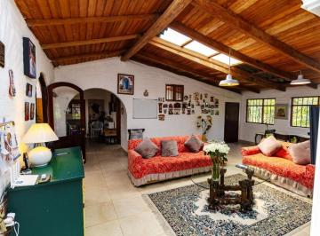 Quinta vacacional de 5 habitaciones, Quito · Venta Hermosa Quinta Yaruqui Acogedora con Excelente Ubicación y Amplios Jardines