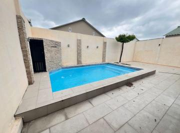 Casa de 2 habitaciones, Daule · Se Vende Casa de Una Planta con Piscina en Urbanización La Joya