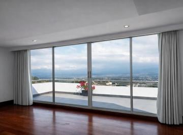 Departamento · 150m² · 3 Habitaciones · 2 Estacionamientos · Venta de Penthouse en Cumbayá – Vista Grande, Miravall