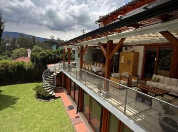 Casa de 3 habitaciones, Quito · Vendo Excelente Propiedad Tipo Rustico con un Amplio Terreno en Urbanización Privada