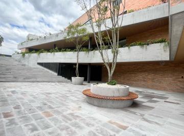 Local comercial · 90m² · 5 Estacionamientos · Local Comercial en Cumbayá