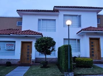 Casa de 3 habitaciones, Quito · Cumbaya, Sector Colegio Menor, Junto a La Vieja Hacienda, Casa en Venta Adosada a un Solo Lado