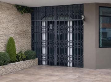 Local comercial · 81m² · 2 Habitaciones · 1 Estacionamiento · Local en Venta Sector La y Centro Norte Quito Ecuador