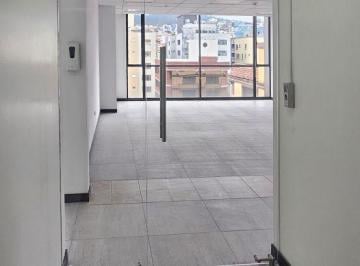 Oficina comercial , Quito · Exclusiva Oficina en 10 Piso.