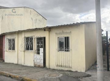 Casa · 108m² · 4 Habitaciones · 1 Estacionamiento · Venta de Casa Esquinera Para Remodelar en Alborada 4ta. Etapa. m. B