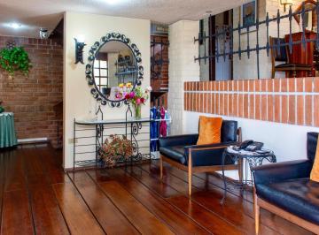 Casa · 590m² · 5 Habitaciones · 2 Estacionamientos · Vendo Casa Grande en El Sector Rumipamba Centro Norte de Quito