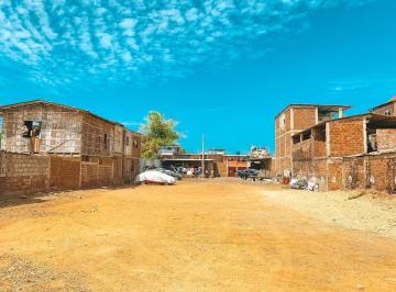 Terreno / Lote · 60m² · Venta de Terreno con Casa en Manta Vanc