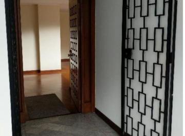 Departamento de 3 habitaciones, Quito · Vendo Excelente Departamento en El Sector del Centro Comercial El Bosque