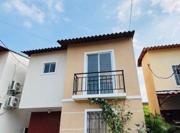 Casa de 3 habitaciones, Guayaquil · Vendo Casa de Dos Plantas en La Urbanización Metropolis