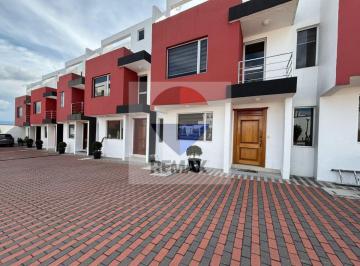 Casa de 4 habitaciones, Quito · Casa en Venta, Sector La Armenia.
