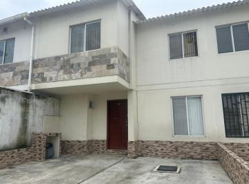 Casa · 98m² · 3 Habitaciones · Urbanizacion Malaga 2
