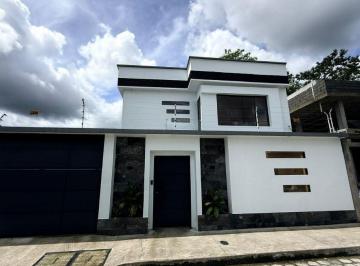 Casa de 5 habitaciones, Santo Domingo · Casa en Venta en Urb. Privada Ciudad Celeste