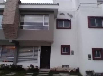 Casa · 153m² · 3 Habitaciones · 2 Estacionamientos · Casa en Anticresis de Renta