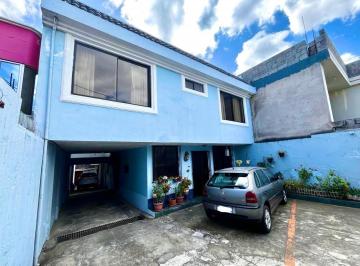 Casa de 4 habitaciones, Quito · Casa en Venta - de Las Nueces