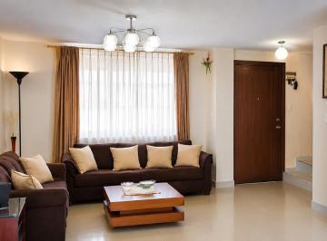 Casa · 130m² · 3 Habitaciones · 2 Estacionamientos · Casa en Venta en Llano Grande en Conjunto Privado con Seguridad
