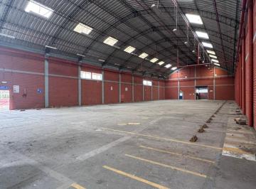 Bodega-Galpón , Quito · Rento Galpones 8000 m² Sector San Bartolo - Sur de Quito
