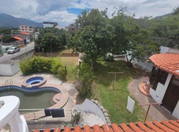 Casa de 3 habitaciones, Quito · Casa con Terreno en Venta / Alquiler / Sector Nayon / 1300 m / Abdon Calderon.